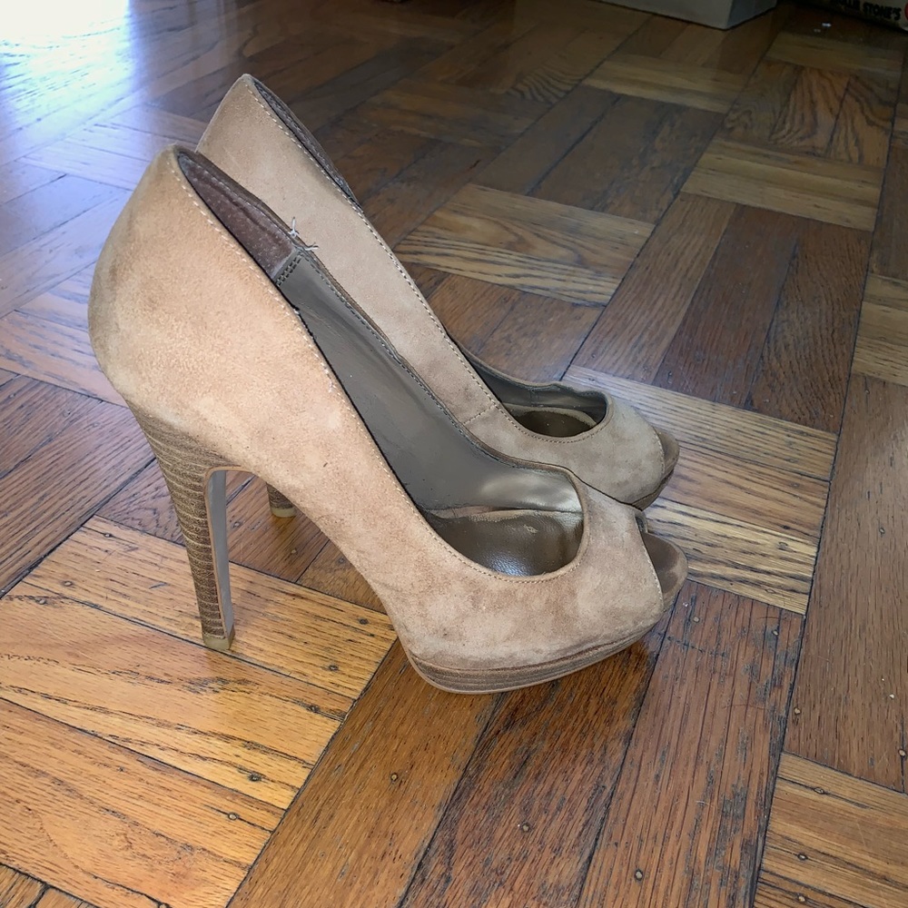 Steve Madden Tan Pumps with Wooden Heel & Base